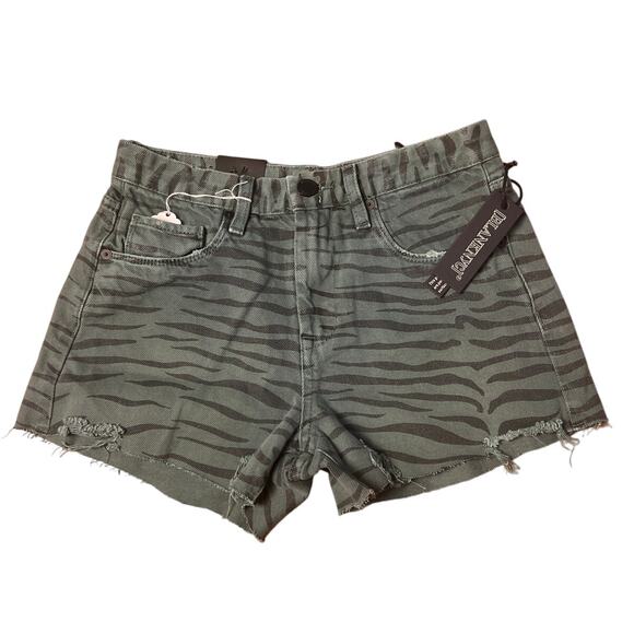 NWT Blank NYC The Barrow Green Black Zebra Cutoff Denim Shorts Size 25 - Picture 1 of 3